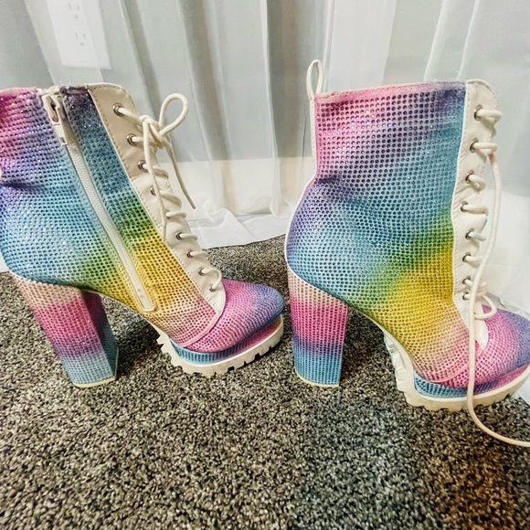COPY - Size 9 Rainbow Heel Boots 🌈 - Picture 11 of 11